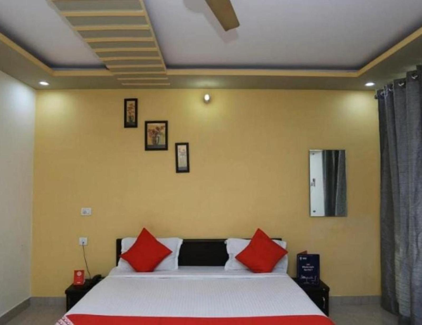 Hotel S K Palace Lucknow , Best Hotel In Lucknow , Hotel In Transport Nagar Lucknow ,Budget Hotels In 勒克瑙 外观 照片