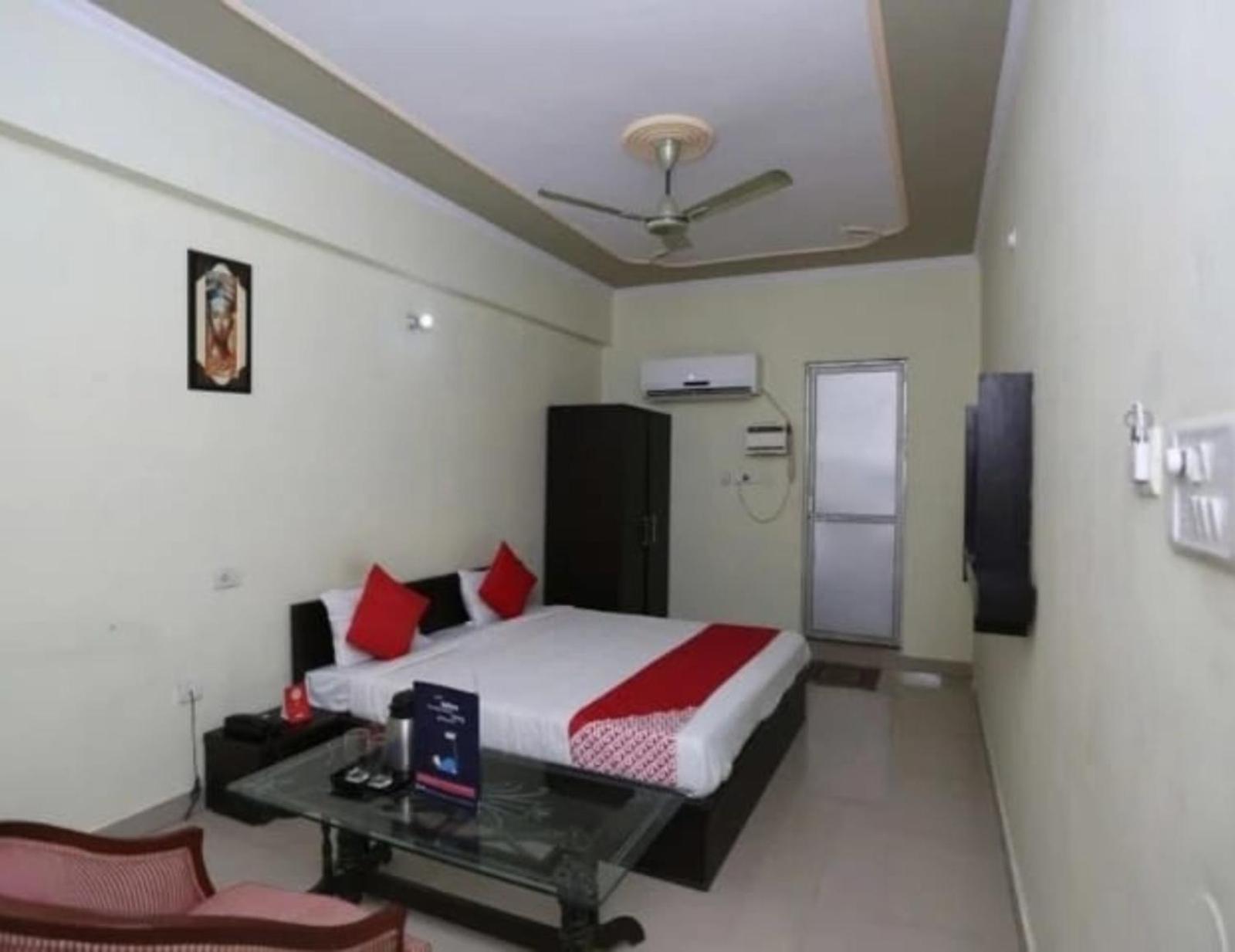 Hotel S K Palace Lucknow , Best Hotel In Lucknow , Hotel In Transport Nagar Lucknow ,Budget Hotels In 勒克瑙 外观 照片